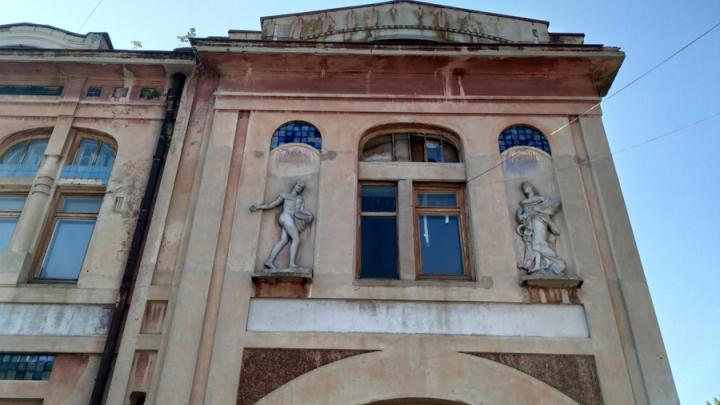 Больше полумиллиона потратят на контроль за реставрацией торгового дома братьев Махунцевых в Балакове