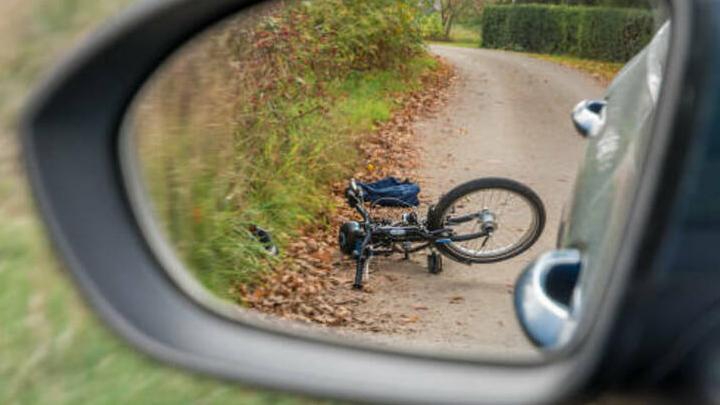 Саратовские полицейские ищут водителя, сбившего насмерть велосипедиста