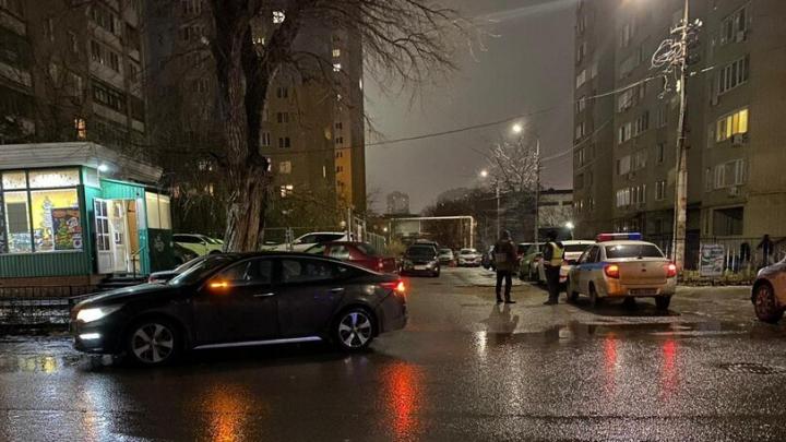 В квартале от Детского парка водитель BMW врезался в два автомобиля и скрылся