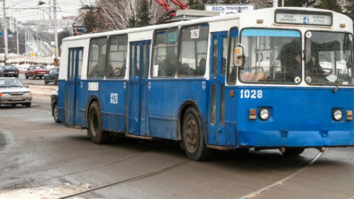 В Саратове остановились два троллейбусных и два трамвайных маршрута