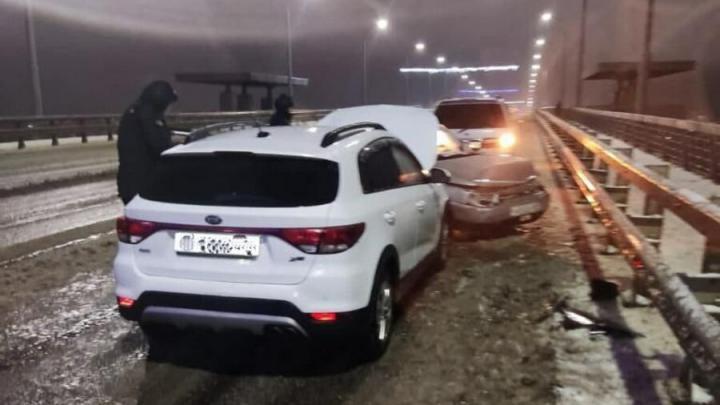 Две автоледи столкнулись на мосту Победы в Балакове