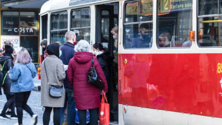 В Саратове остановилось движение двух трамвайных маршрутов
