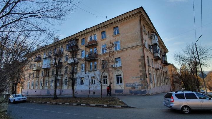 В Ленинском районе ночью тушили пожар: мужчина получил ожоги