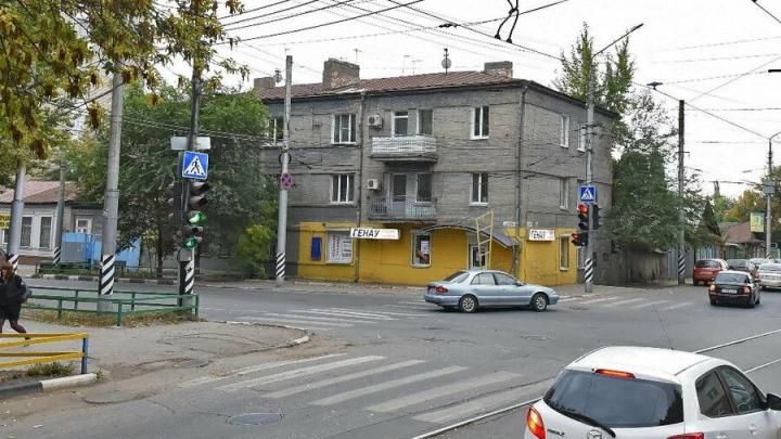 В квартале от Саратовского театра драмы отключат светофор