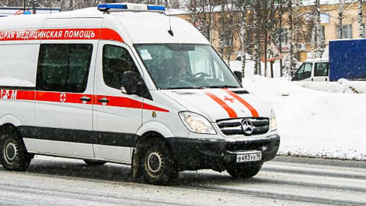 В Саратове пьяный пациент угрожал ножом фельдшерам скорой помощи