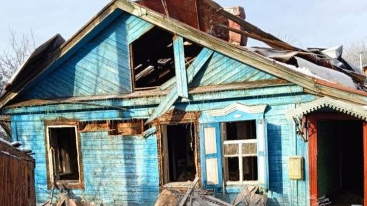 На Горького в Саратове сгорел деревянный дом