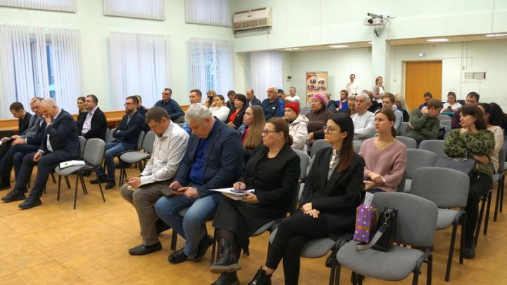 «ЭнергосбыТ Плюс» консультирует жителей Саратова по вопросам начислений за тепло