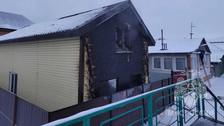 Из-за непотушенной сигареты в Пугачеве сгорела летняя кухня