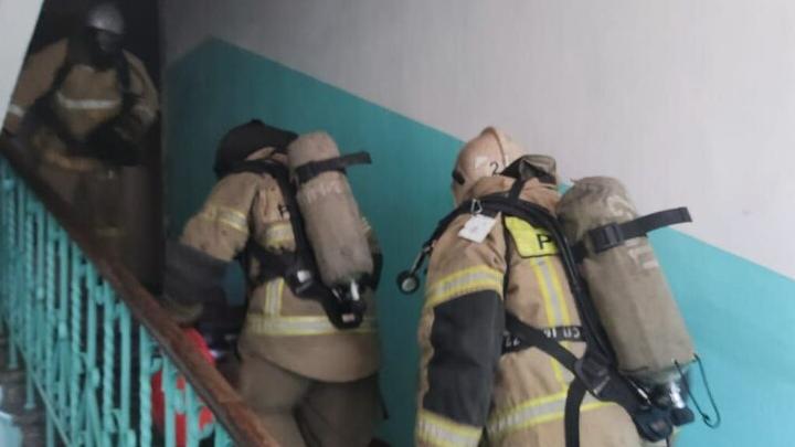 Ночью из задымленного дома в Саратове эвакуировали 16 жильцов