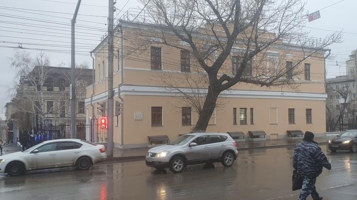 Коммунальная авария в музее Федина оставила без воды четыре улицы Саратова