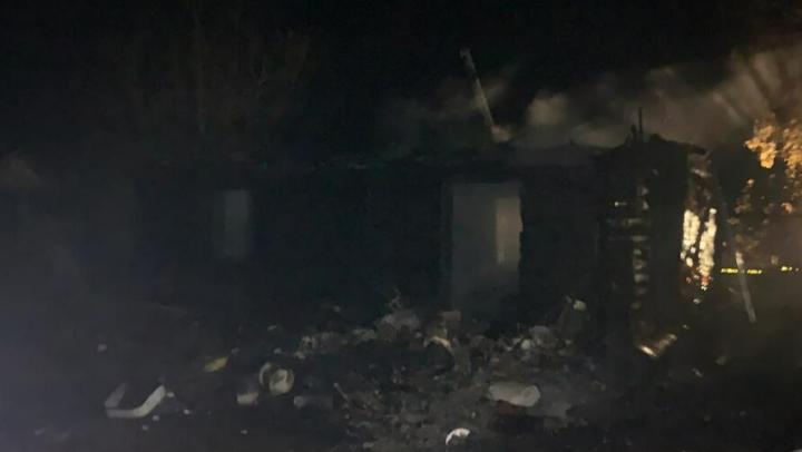 Пенсионер получил ожоги на пожаре в саратовском селе
