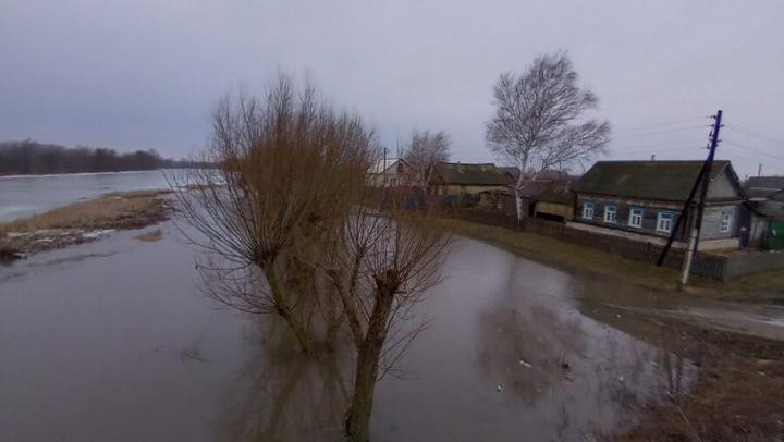 Вода подступает к саратовскому селу в Лысогорском районе