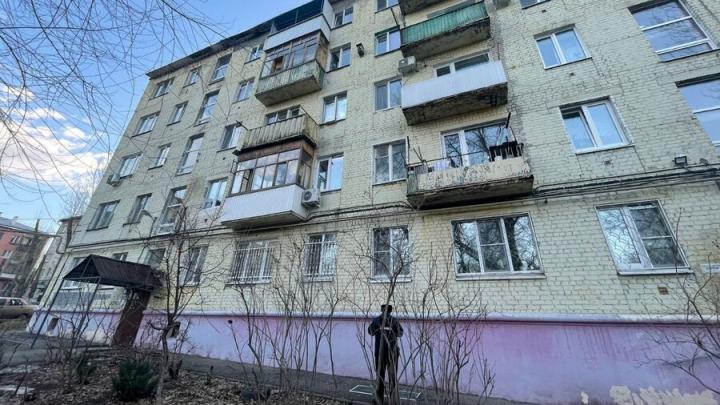 Девочка выпала из окна пятиэтажки в Заводском районе Саратова