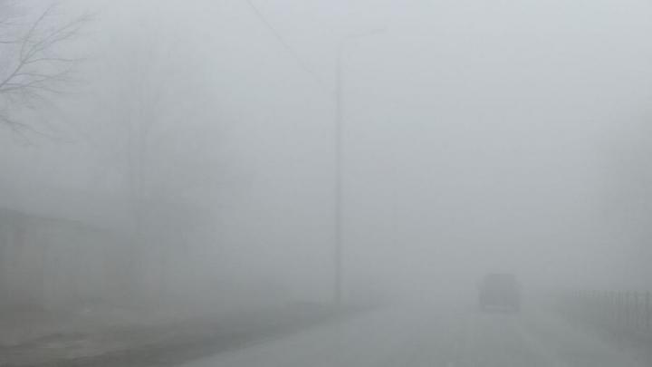 Из-за тумана в двух районах Саратовской области перекрыли трассу