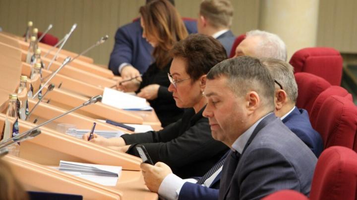 Депутаты «Единой России» продолжат информировать избирателей о своих доходах и расходах