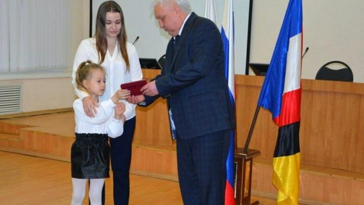 Дмитрий Плеханов вручил «Орден Мужества» семье Героя