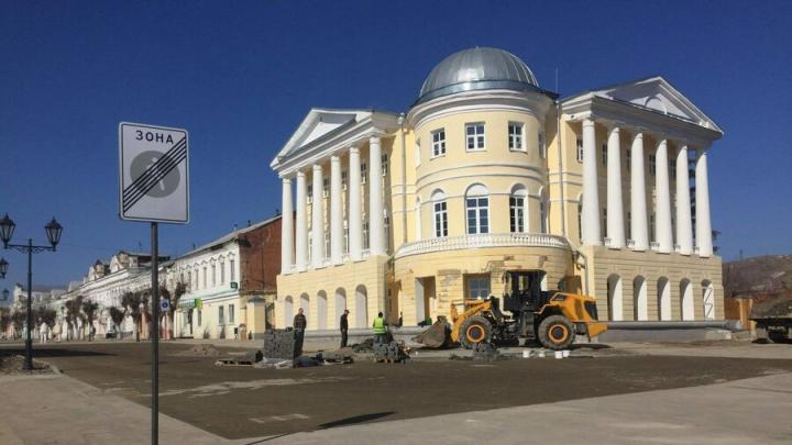 Жители Вольска недовольны ремонтом дороги около музея истории и краеведения