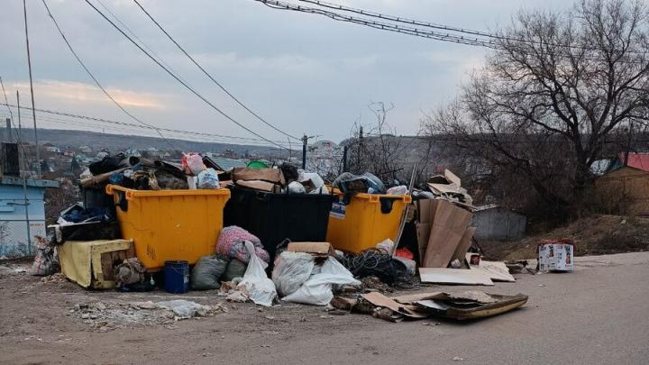 Жители Заводского района Саратова боятся взлететь на воздух из-за мусора