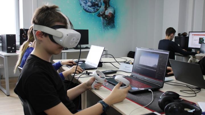 5-й «ZАРЯД ХАКАТОН» в Саратове: от VR-тренажеров и симуляторов до 3D-игр и чат-ботов