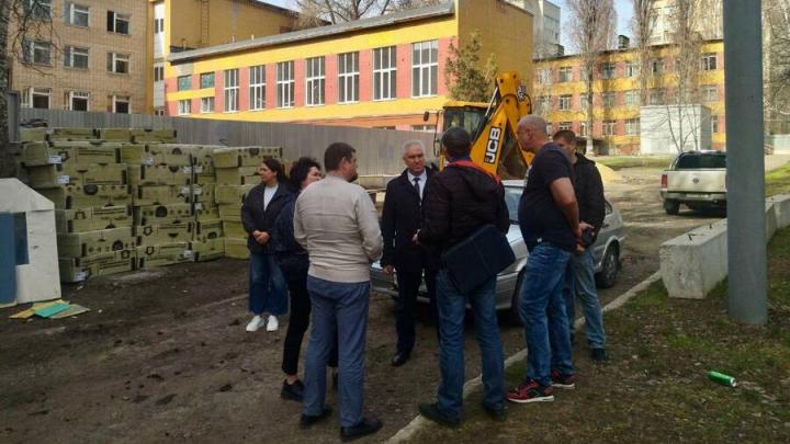 Депутаты «Единой России» вместе с общественниками контролируют ремонт объектов соцсферы в Саратове и районах области