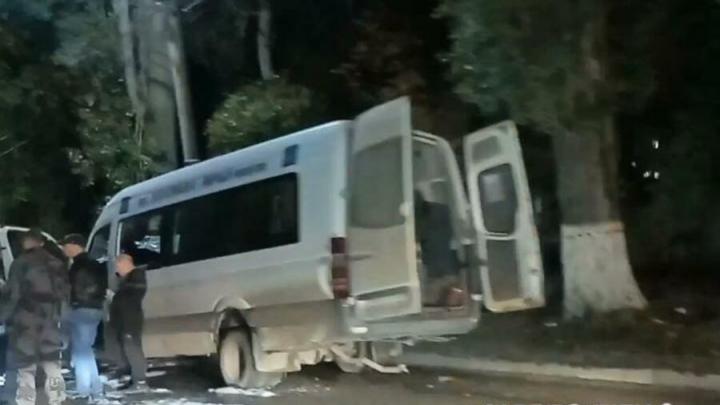 В Саратове будут судить водителя автобуса, который врезался в столб