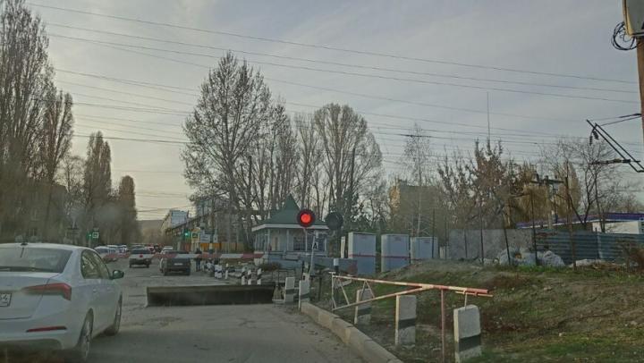 В Ленинском и Заводском районах Саратова закроют железнодорожные переезды