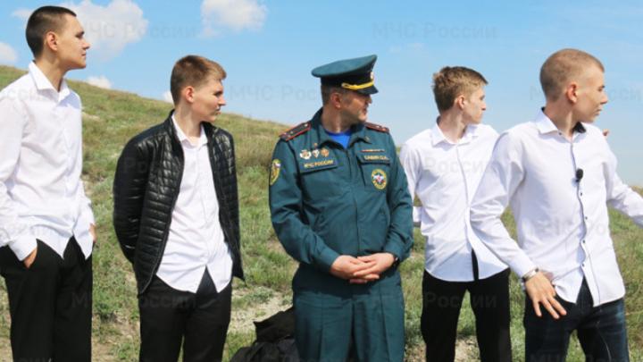 Саратовские школьники награждены за помощь в тушении пожара