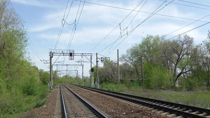 В Саратове на железной дороге подростка ударило током