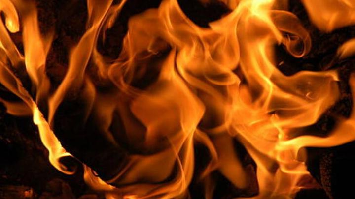 На пожаре в Аркадакском районе погибли двое детей | 18+