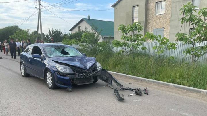 В Волжском районе Саратова в ДТП с иномаркой погиб подросток на электросамокате