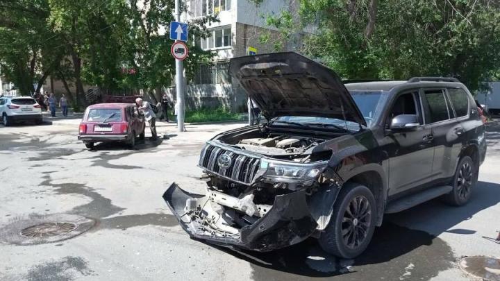 Девочка и женщина пострадали в ДТП на Рахова в Саратове