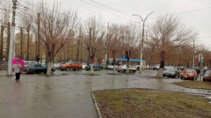 В Заводском районе Саратова расширят дорожную сеть, чтобы избавиться от пробки на Авиастроителей
