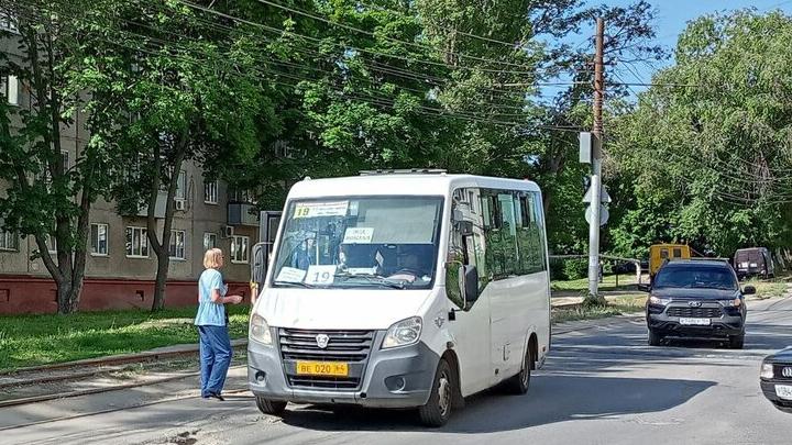 Строительство скоростного трамвая: саратовцы жалуются на несоблюдение интервалов движения автобуса №19