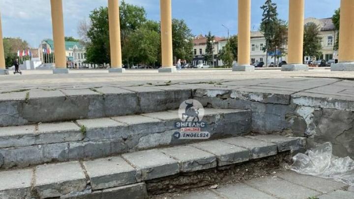 Жители Энгельса жалуются на мусор в парке «Покровский»