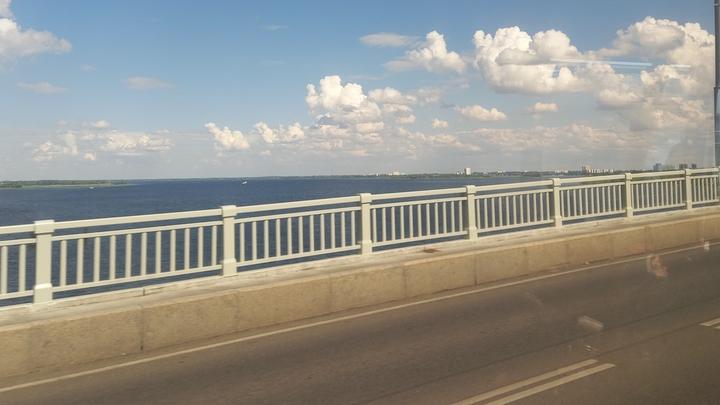 С моста «Саратов-Энгельс» спрыгнул мужчина