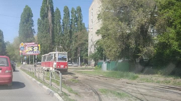 На Беговой в Саратове сломался трамвай №10