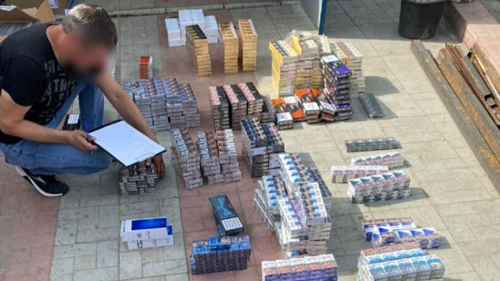 Полиция обнаружила в доме под Саратовом склад контрафактных сигарет