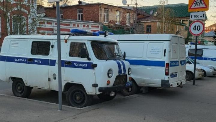 Правительство Саратовской области закупит 30 автомобилей для участковых и одну машину для охраны порядка 