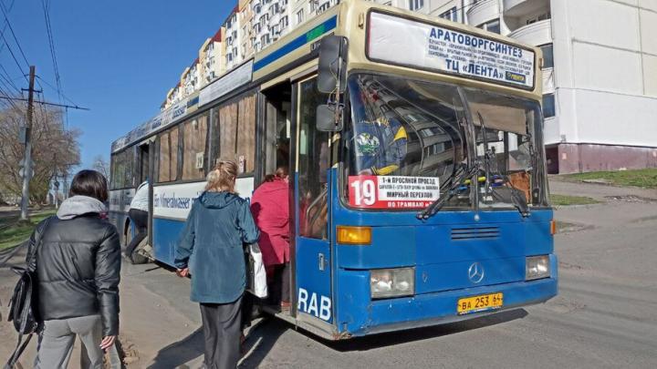 Скоростной трамвай: саратовцы недовольны работой дублирующих автобусов