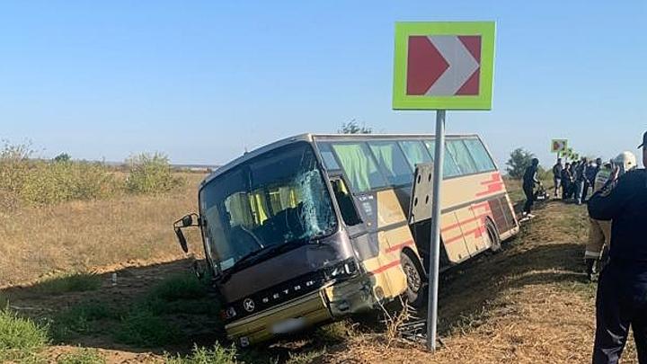 В Волгоградской области автобус из Саратова «догнал» маршрутку