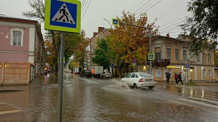 Всю рабочую неделю саратовцев ждут дожди, местами грозы