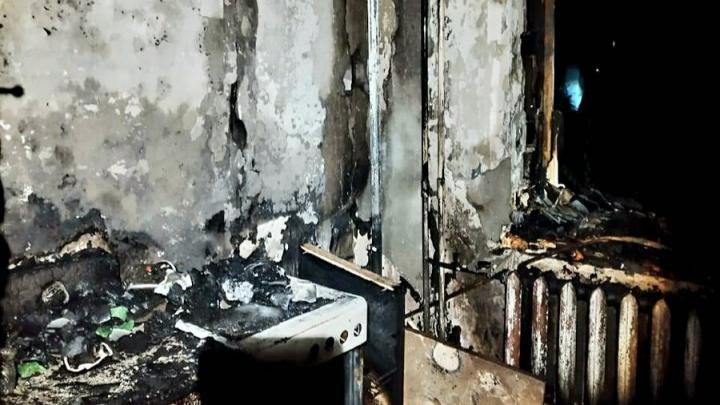Ночью из-за пожара на кухне из саратовской 10-этажки эвакуировали 24 человека