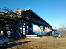 В Балакове достроили надвижки пролетных конструкций нового моста
