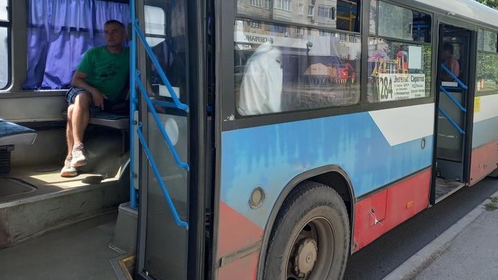 Жители Энгельса жалуются на перебои в работе автобусов и маршруток