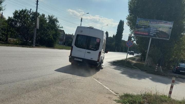 В Энгельсе водители маршруток жертвуют пассажирами ради терминала оплаты