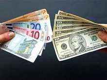 Доллар США продолжает движение к отметке в 33 рубля