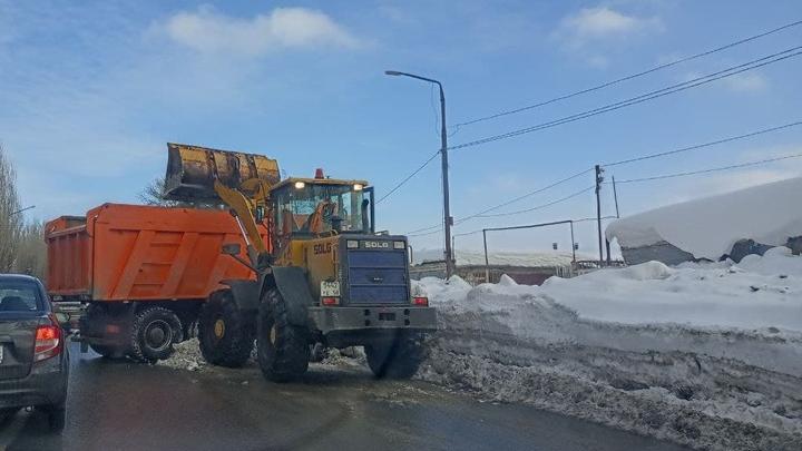 В Саратове ищут подрядчика для уборки снега на дорогах Гагаринского района