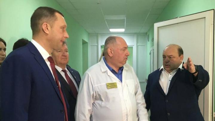 Губернатор похвалил и раскритиковал поликлинику в Калининске
