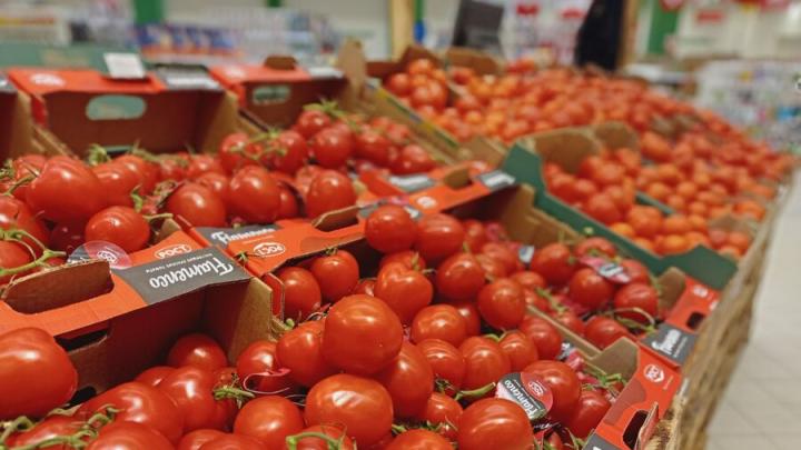 В Саратовской области дорожают помидоры и дешевеют яблоки и картошка