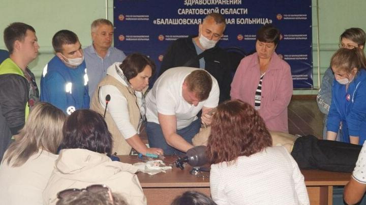 Врачи скорой помощи делятся с коллегами из Саратовской области практическими навыками